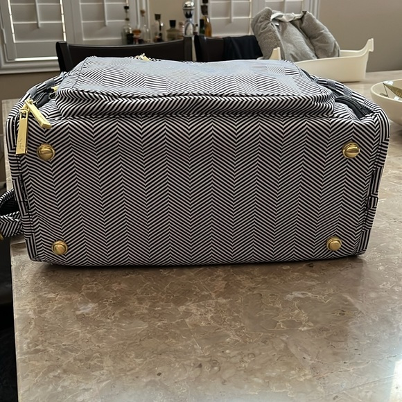 JuJuBe BFF Baby Diaper Backpack, brand new never used - Picture 5 of 8